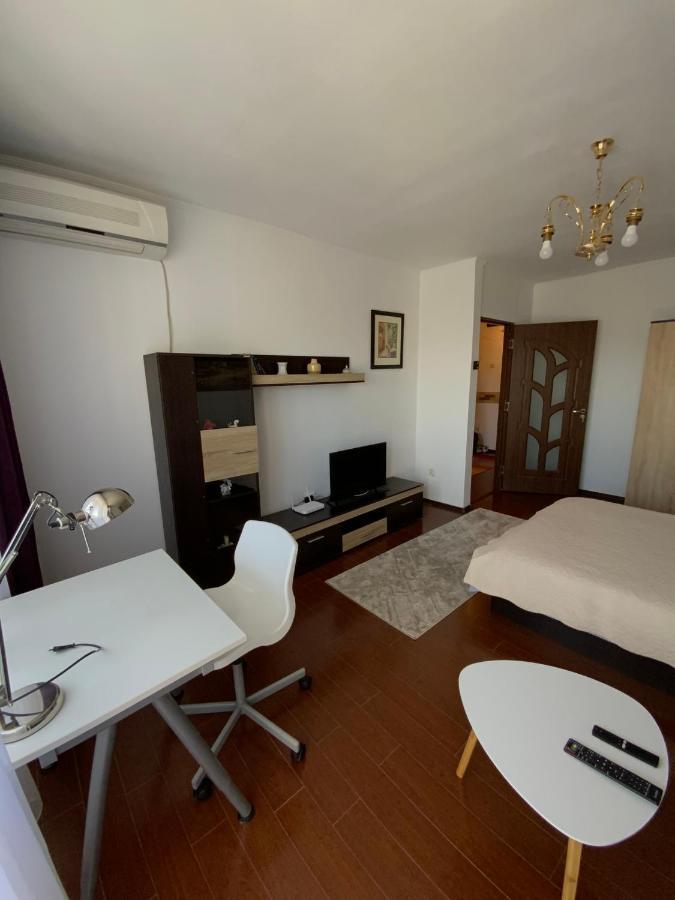 Le Garcon De Adi-Cosy,Quiet,Spatious Studio Bucharest Exterior photo